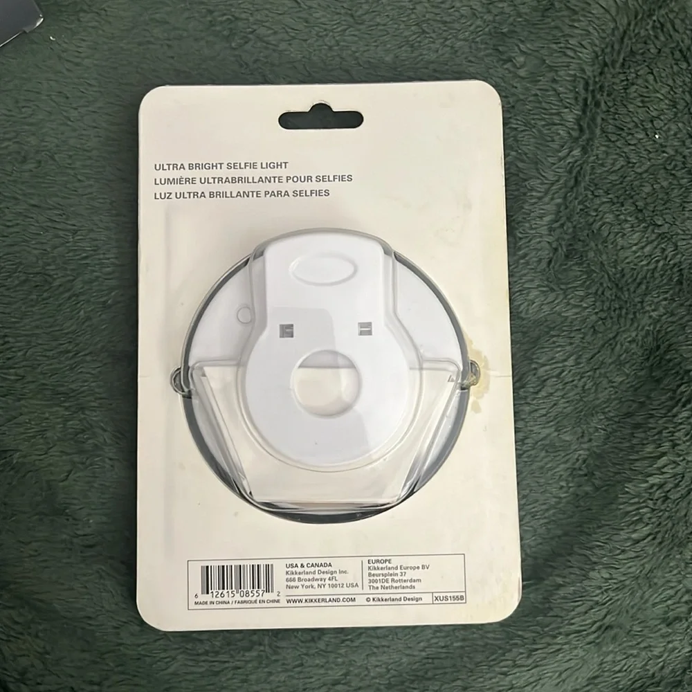 Kikkerland Ultra Bright Selfie Light - USB Rechargeable. New in Package